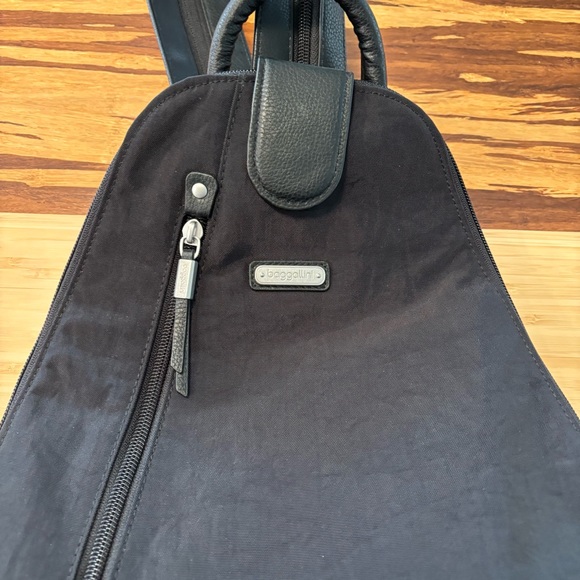 Baggallini Small Backpack. - Picture 3 of 13